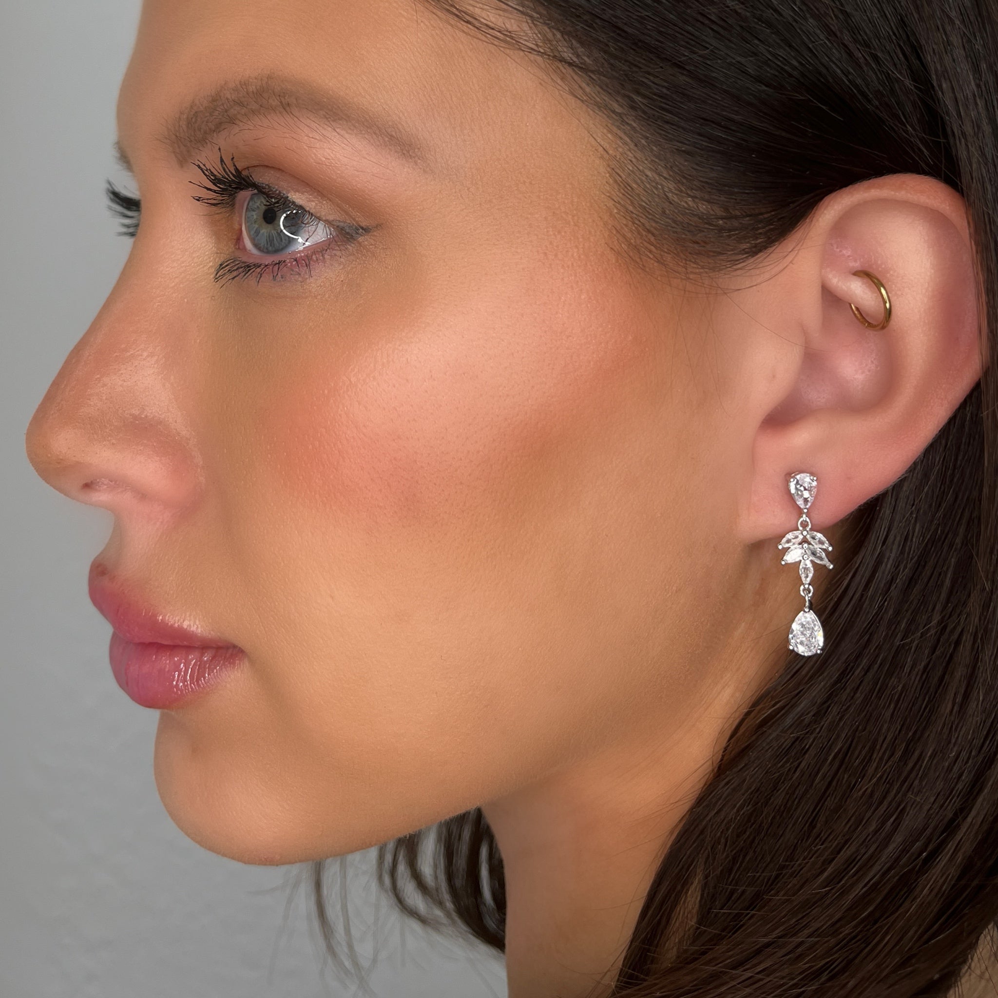 Pendientes Largos Flor y Circones - Piedra de Toque