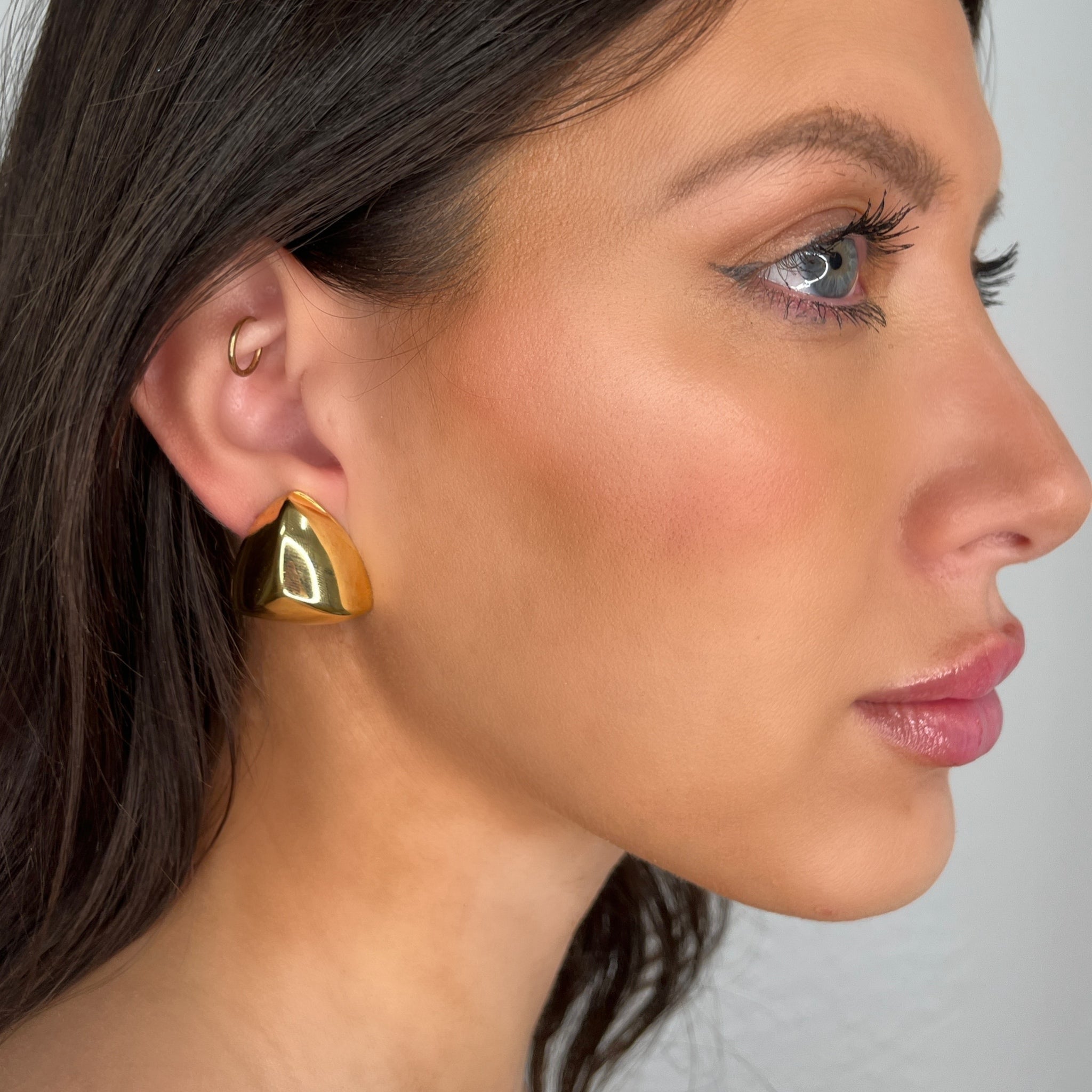 Pendientes Triángulos Lisos Plata - Piedra de Toque