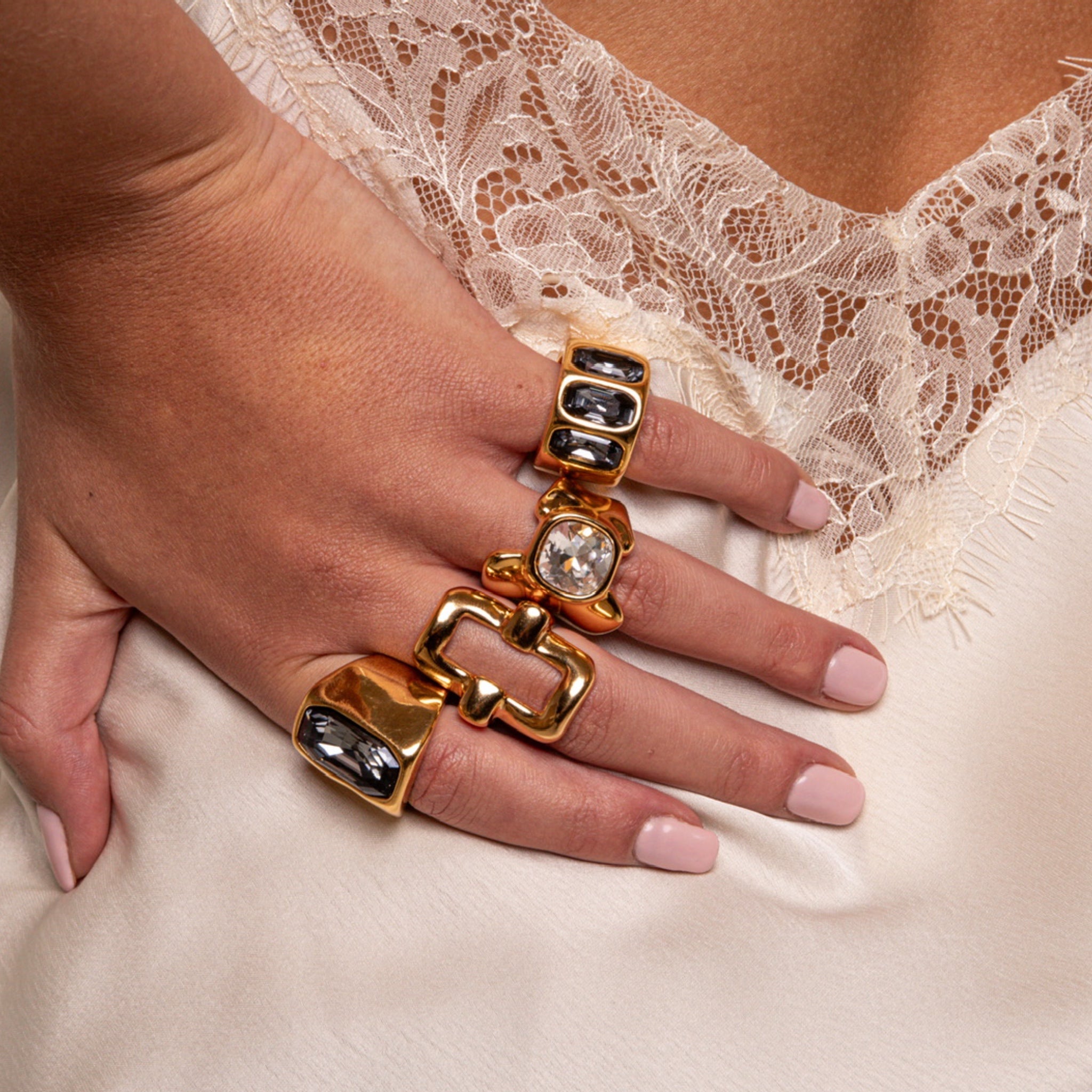 Sortija Cristal Diamante Negro Cuadrado - Piedra de Toque