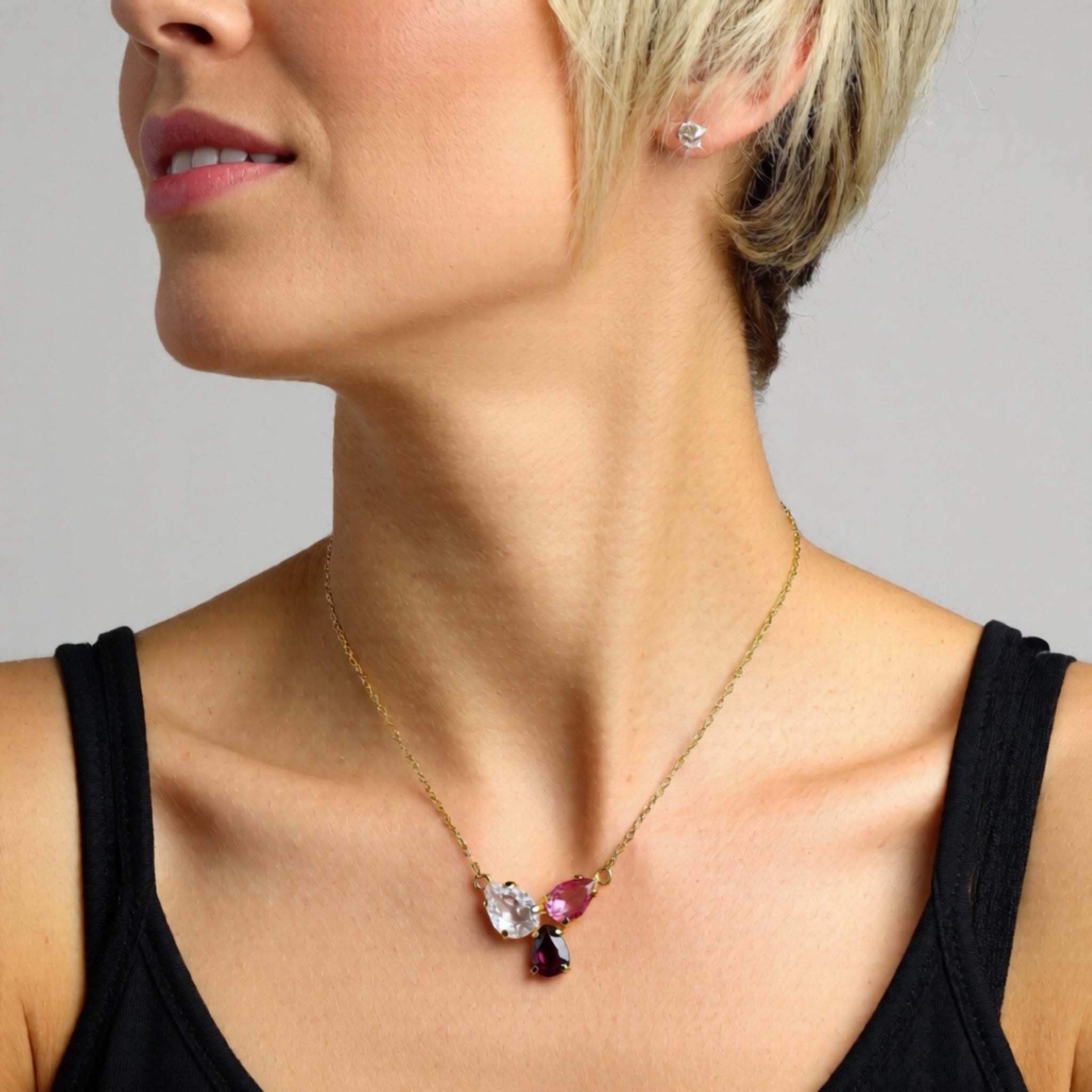 Collar Flor Rosada y Burdeos - Piedra de Toque