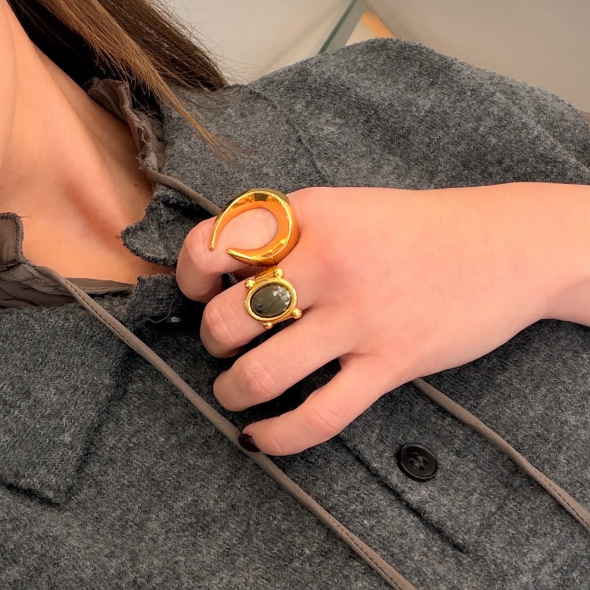 Sortija Onda Orgánica Dorada - Piedra de Toque